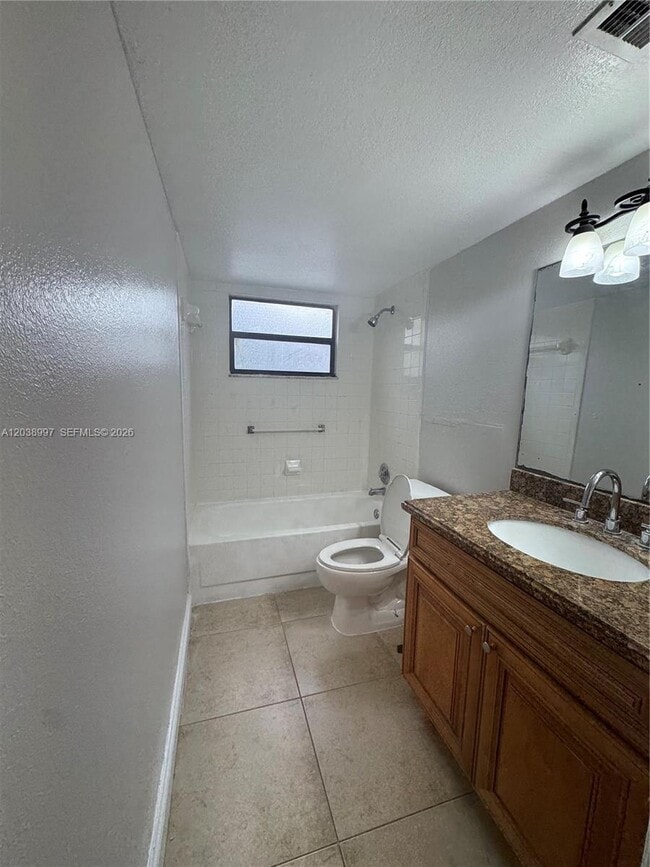 Building Photo - 1465 Lake Crystal Dr