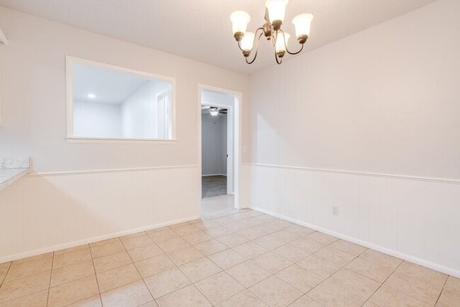 Building Photo - 4713 Newport Dr