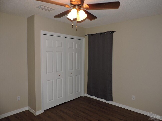 Building Photo - 1020 Sagebrush Trail