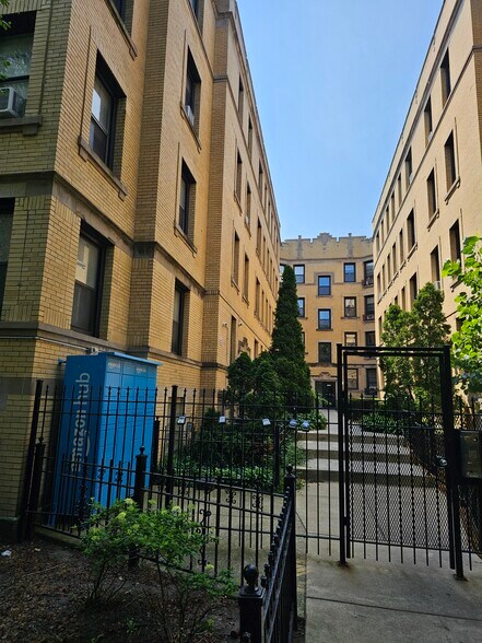 Building Photo - 4601 N Beacon St
