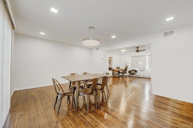 Building Photo - 475 Old Country Rd