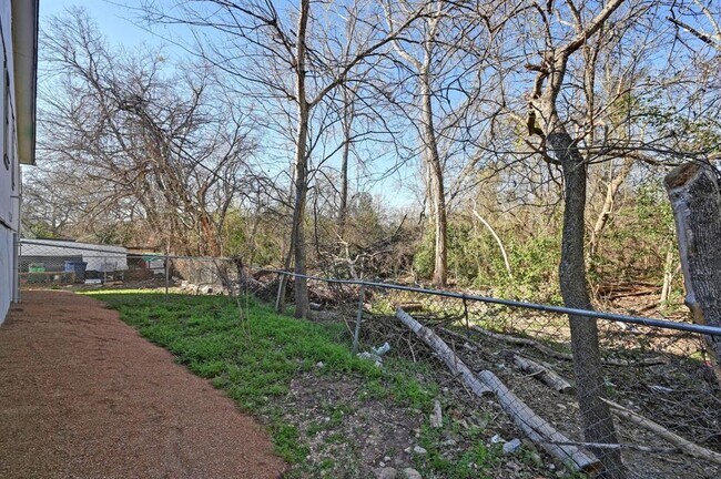 Building Photo - 5303 Spring Meadow Rd