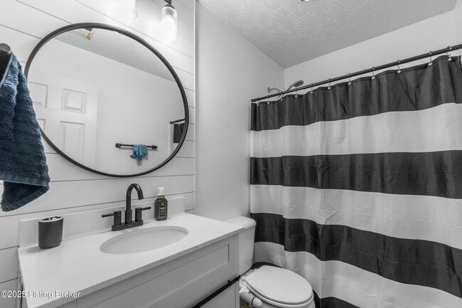 Building Photo - 175 Hannah Way