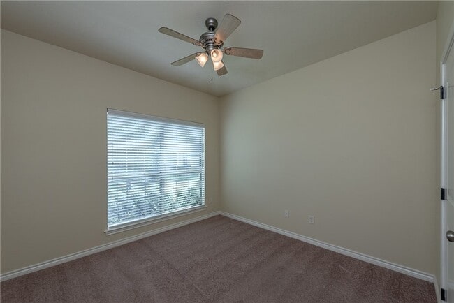 Building Photo - 3858 Oldenburg Ln