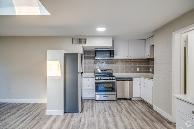 1 BR, 1 BA - 532SF - Caya Apartments