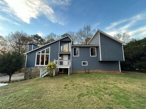 Building Photo - 2716 Peachtree Walk