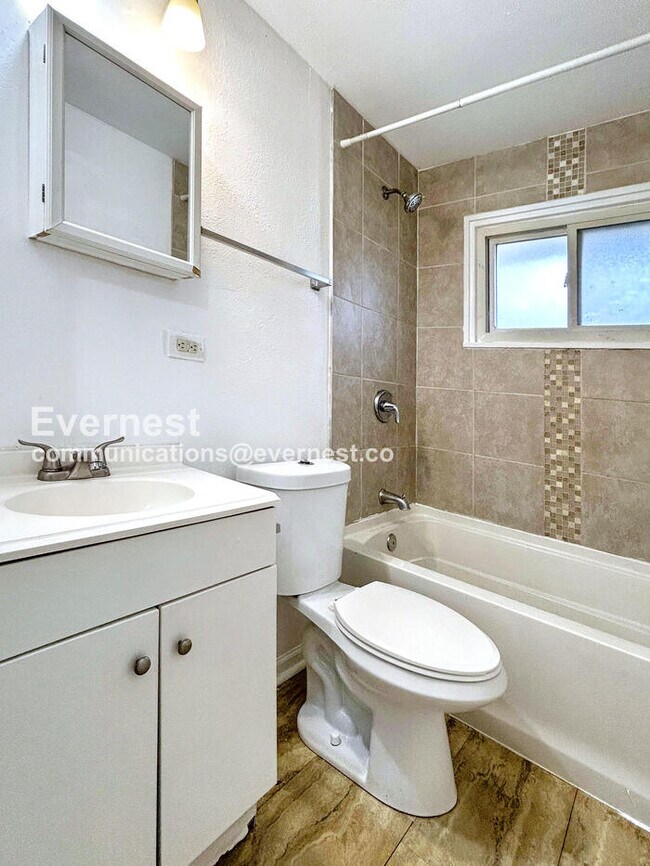 Building Photo - 5672 Parchester Dr