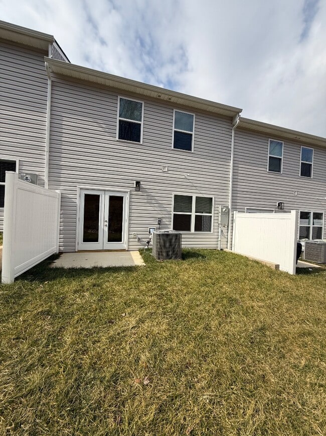 Building Photo - 1129 Wenna Wy