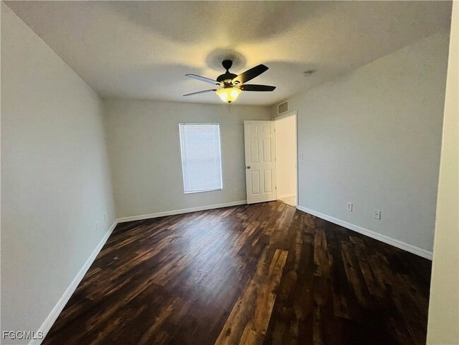 Building Photo - 313 NE 30th St