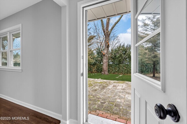 Building Photo - 1230 Dove St