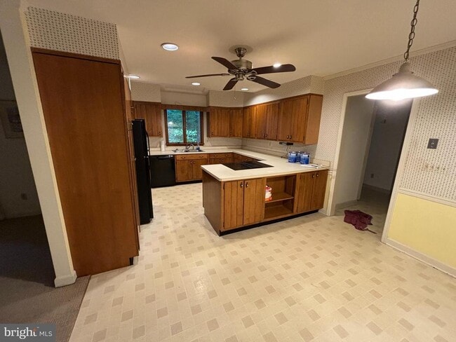 Building Photo - 29304 Woodridge Dr