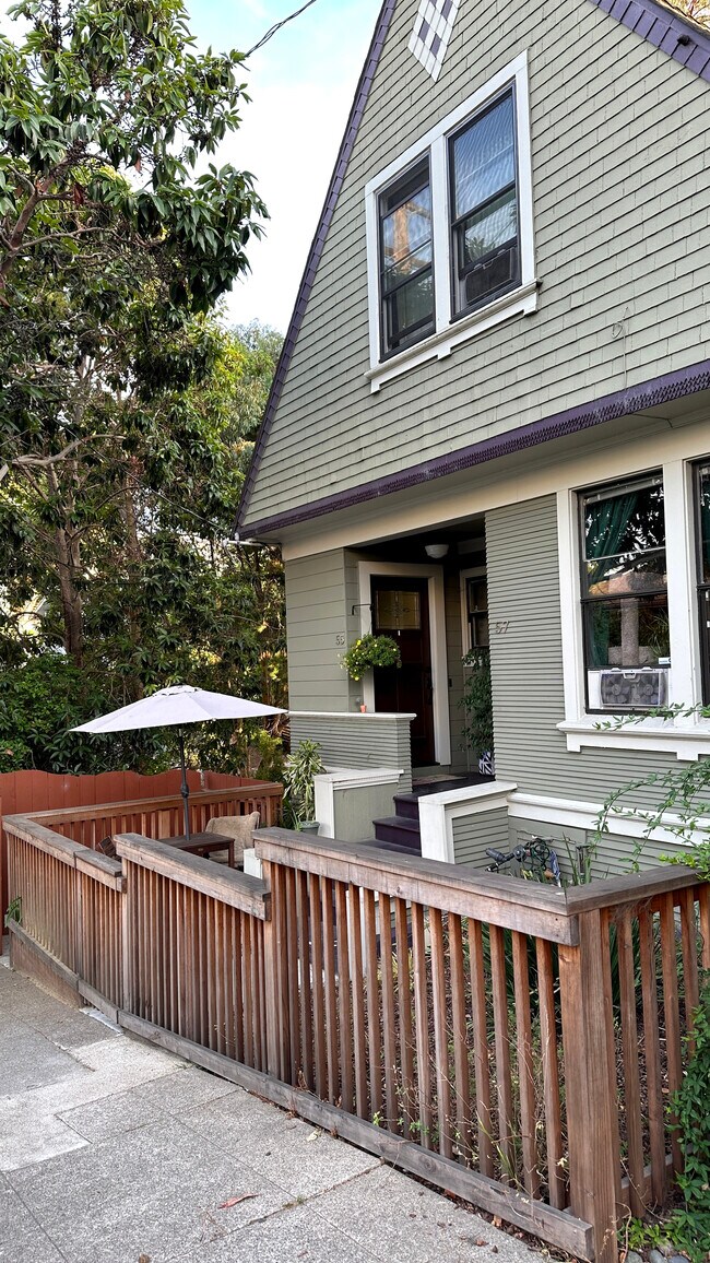 Front of House - 55 Hamilton Pl