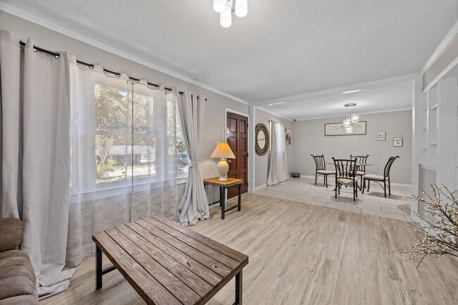 Building Photo - 10751 Ola Dr