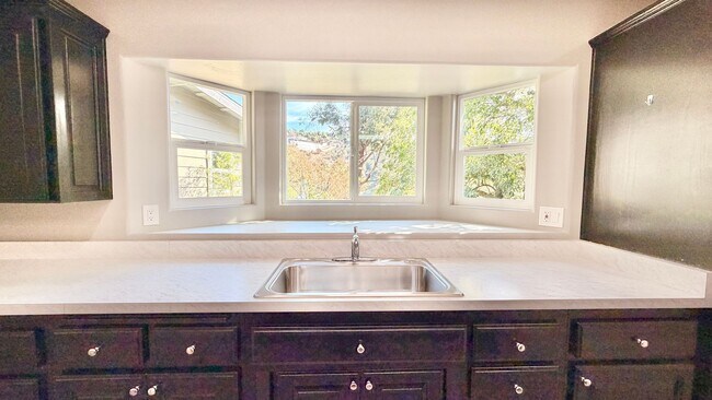 Building Photo - Lovely Country Setting Guest Home Unit on ...