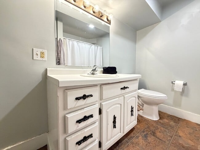 Building Photo - Large 3 Bedroom Open July 1st!