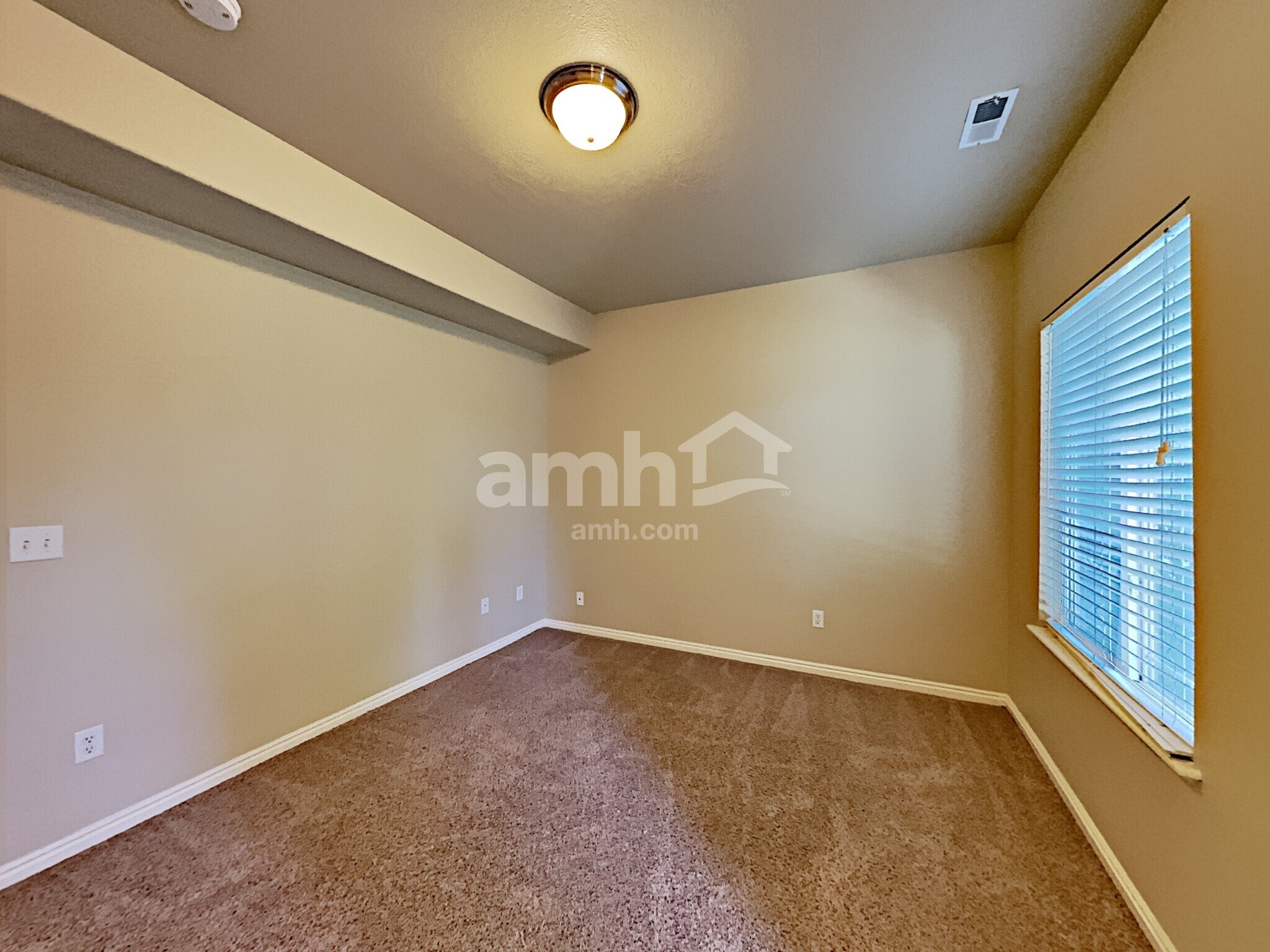 Building Photo - 5708 Plumbago Ave