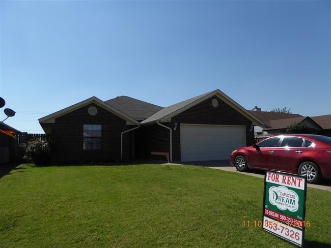 Building Photo - 4018 SW Mesquite Dr