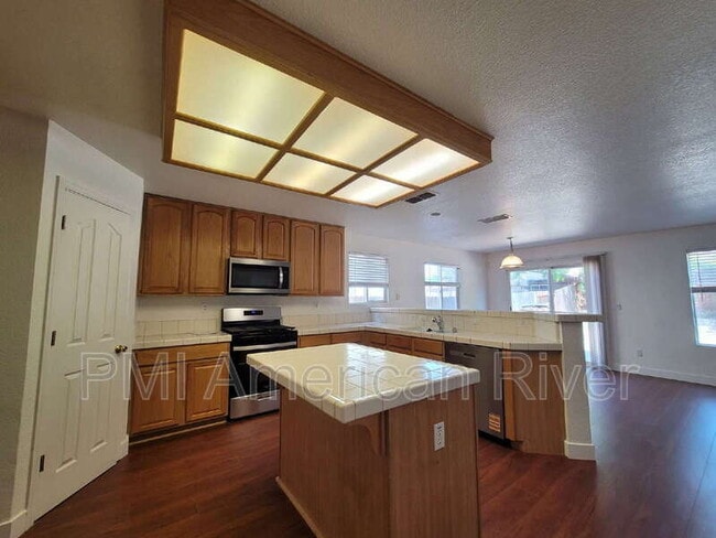 Building Photo - 1375 Pintail Way