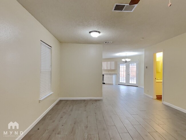 Building Photo - 9023 Mountain Field Dr
