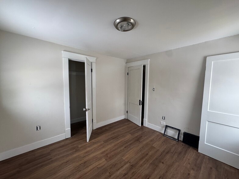 Building Photo - 35 Ellenwood Ave