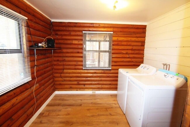 Building Photo - 1116 Herbert Ave