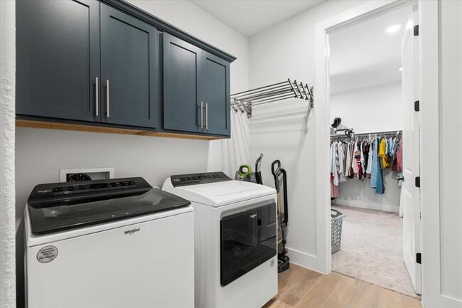 Building Photo - 8501 Hillock Terrace