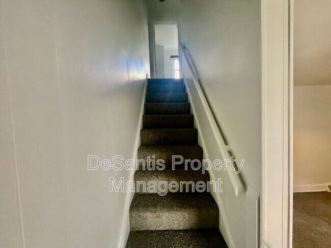 Building Photo - 425 Mt Vernon Ave