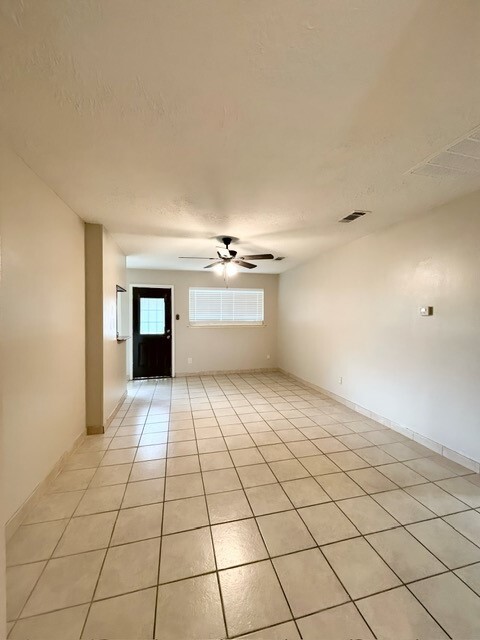 Building Photo - 1423 Kappa St
