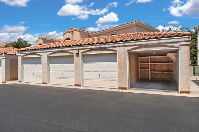Building Photo - 6800 Vista Del Norte Dr NE