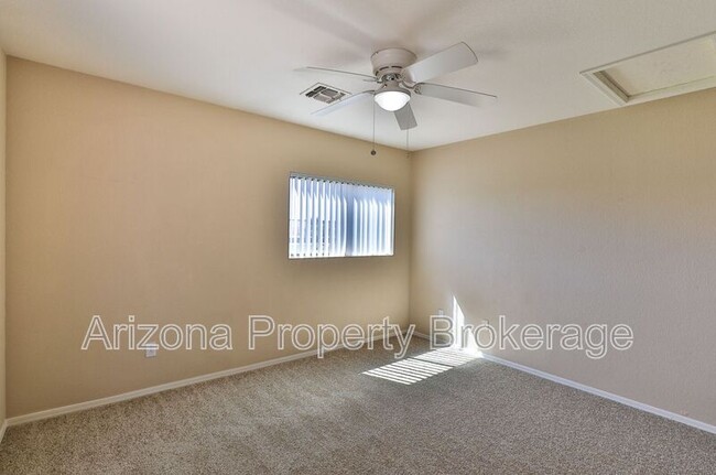 Building Photo - 1186 S Fresno Ct