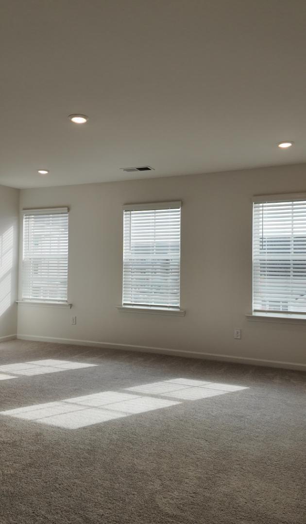 Building Photo - 136 Market St