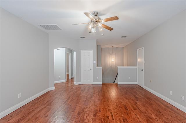 Building Photo - 2022 Highland Dr