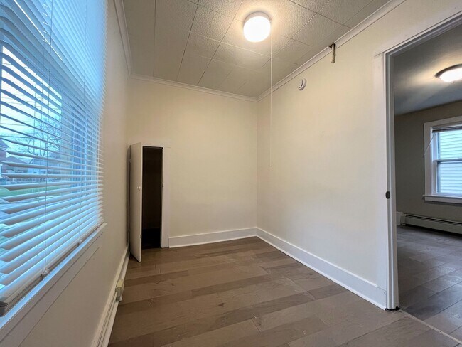 Building Photo - 46 Hawley St