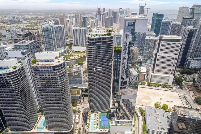 Building Photo - 801 S Miami Ave