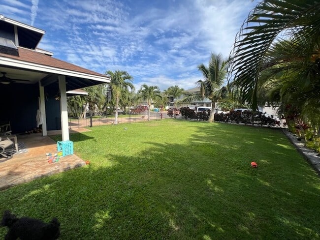 Building Photo - 73 Honuea Pl