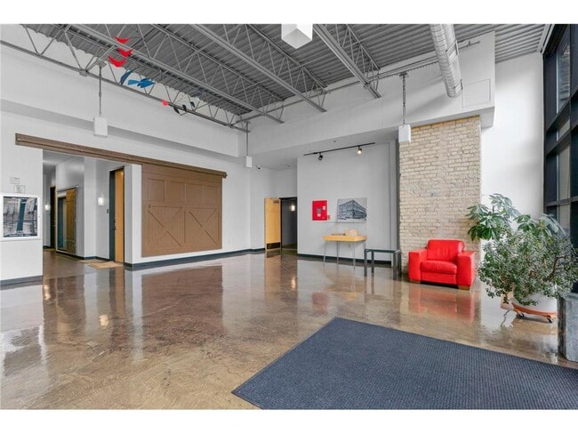 Building Photo - 1701 NE Madison St