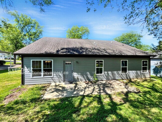 Building Photo - 2609 Vista Ln