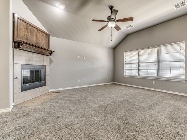 Building Photo - 3 Bed 2 Bath - Deer Creek Schools!