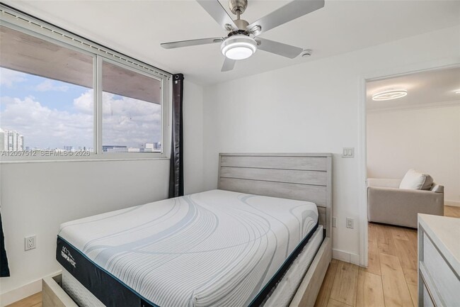 Building Photo - 401 Ocean Dr