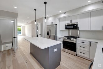 Building Photo - 134 N Linwood Ave