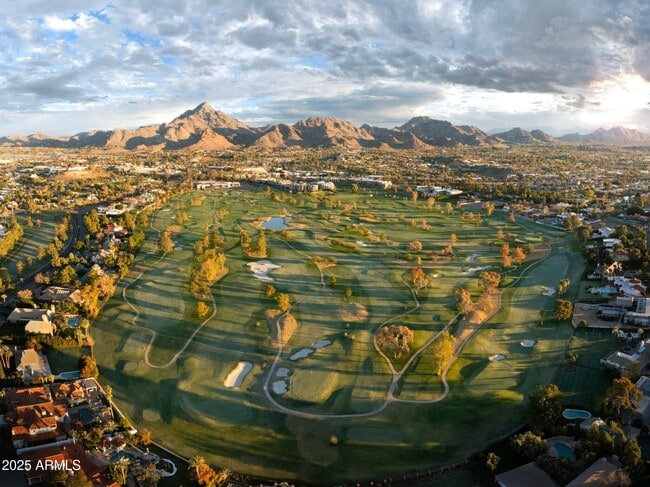 Building Photo - 8 Biltmore Estates Dr