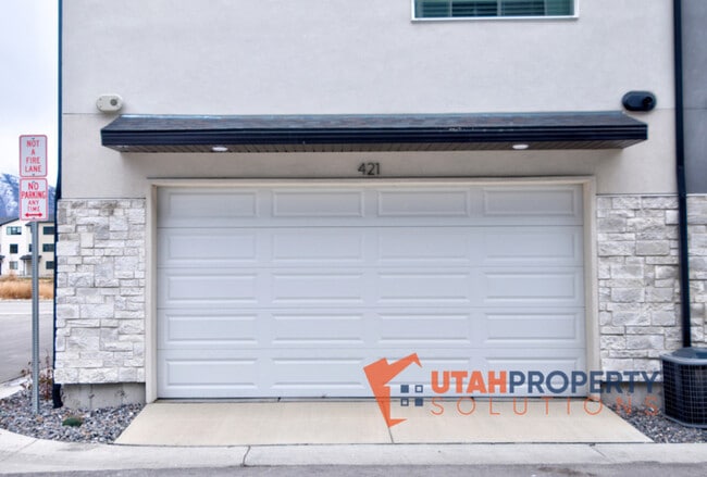 Building Photo - 421 S 960 W