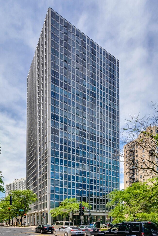 Building Photo - 0 bedroom in Chicago IL 60614