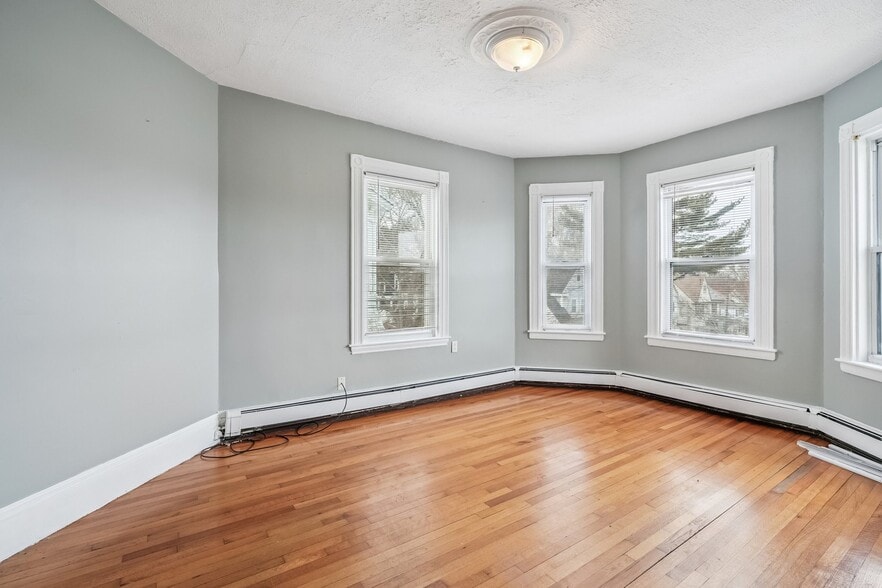 Building Photo - 62 Fuller St