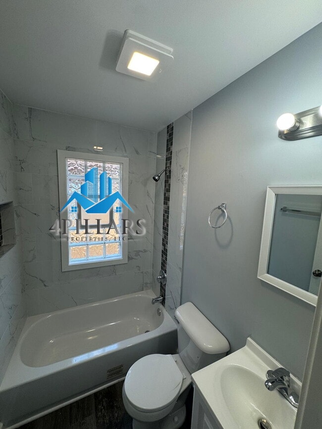 Building Photo - "Beautiful 3-Bedroom Retreat with 2 Baths ...