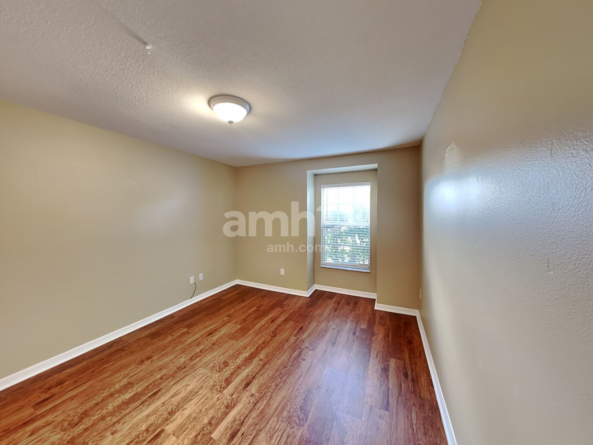 Building Photo - 919 Park Valley Cir