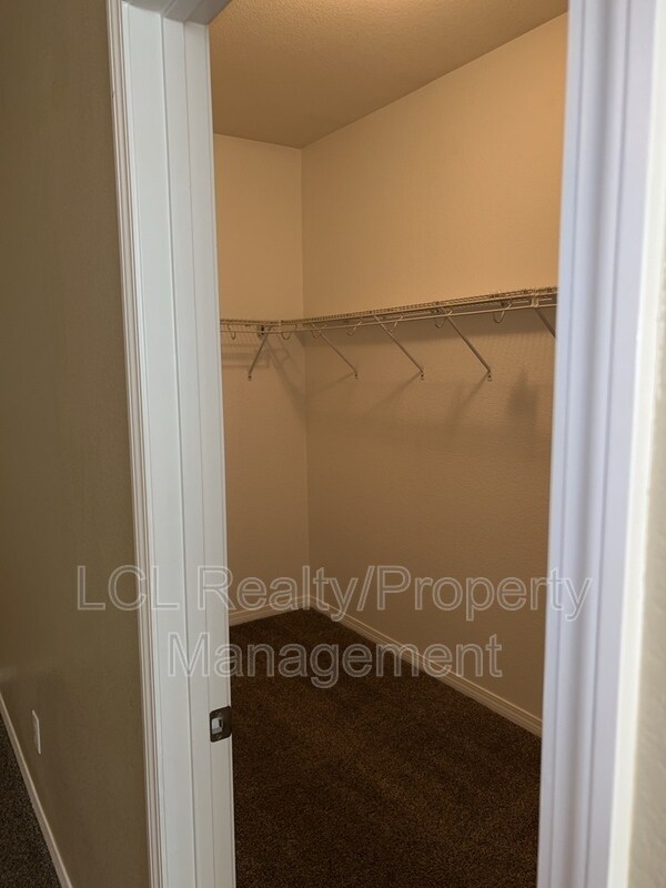 Building Photo - 30364 Skipstone Way