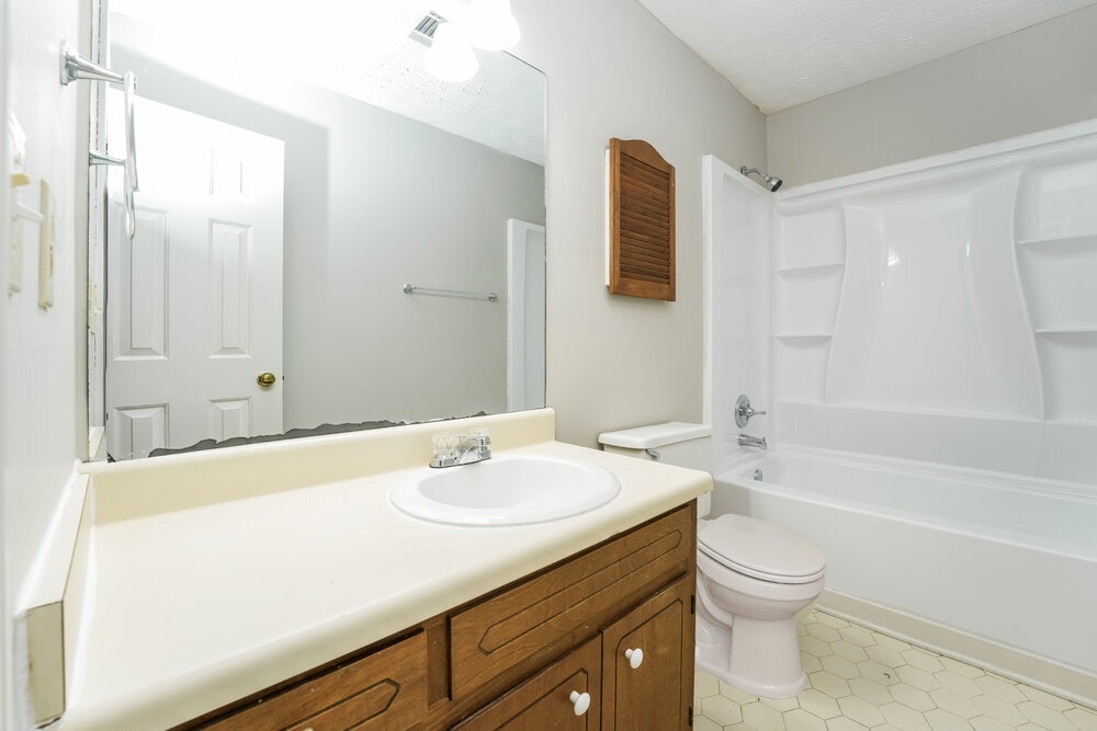 Building Photo - 2526 Highland Dr SE