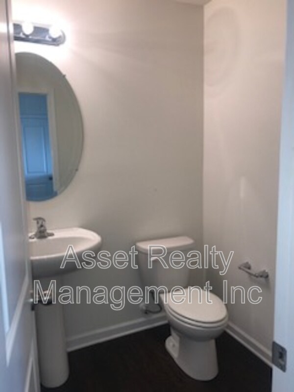 Building Photo - 2545 Cottonwood Dr