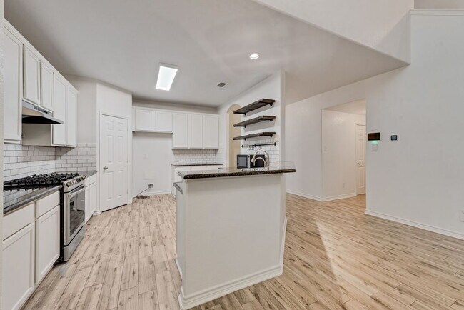 Building Photo - Spacious 5-Bedroom Home with Game Room & Amazing Backyard in Paloma Creek